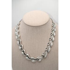 Mid Century Modern Rhodium Plated Leaf Link Necklace 20in Silver Tone